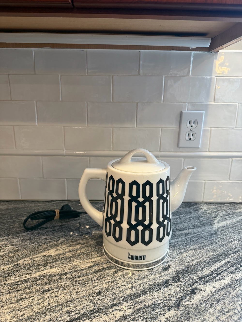 Bialetti Electric Ceramic Kettle 1.5L White Black Geometric Geometric Pattern